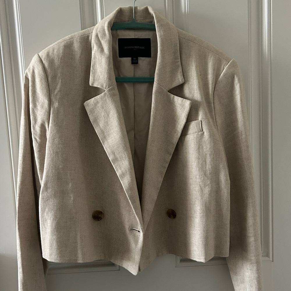 Banana Republic Light Tan linen Cropped Jacket